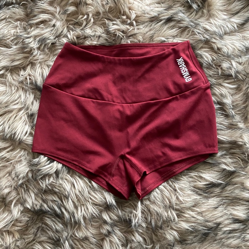 GYMSHARK WOMENS
TRAINING SHORT LENGTH SHORTS